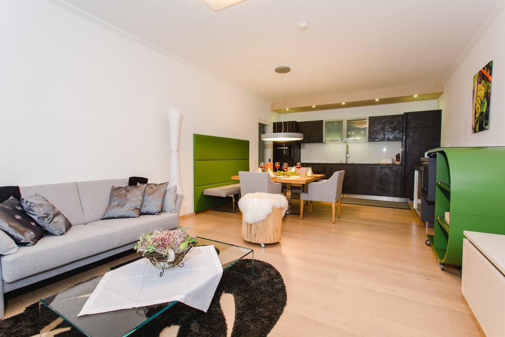 Wohnen Im Wein Apartment เอห์เรนเฮาเซน ภายนอก รูปภาพ