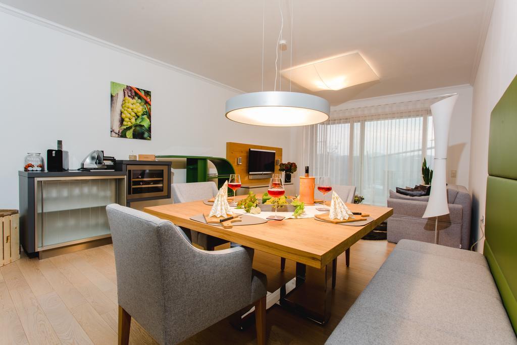 Wohnen Im Wein Apartment เอห์เรนเฮาเซน ภายนอก รูปภาพ